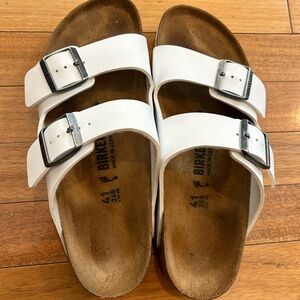 Birkenstock- lightly used - white Arizona size 10